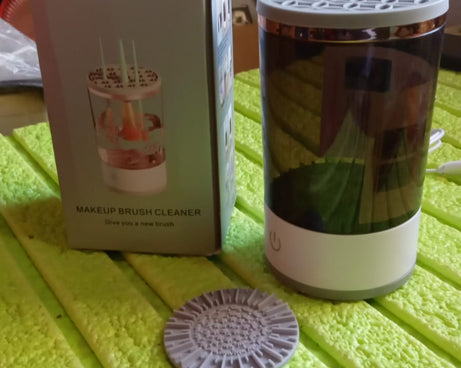 Automatic Makeup Brush Cleaner Fast Electric Brush Cleaner Hand Free Machine Super Clean Brush Washer & Brushes Organizer Tool (1 Pc)