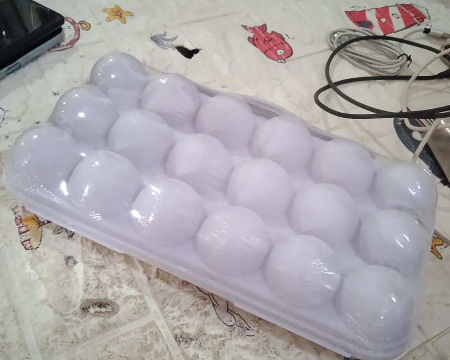 5727 18 Grid Egg Holder Storage, Shock-Proof Egg Container with Buckle, Egg Carrier, Egg Tray, Egg Shelter, Effective Full Seal, Egg House use for Fridge, Camping, Kitchen