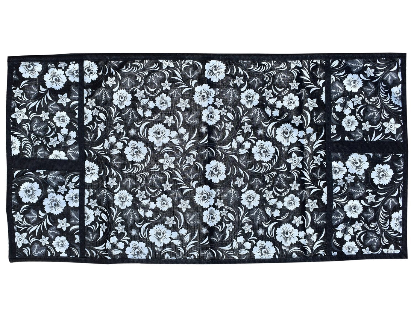 Cover on oven with pockets.