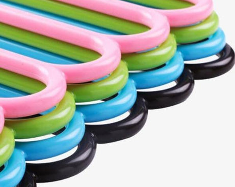 Plastic hanger with multiple layers for organizing garments