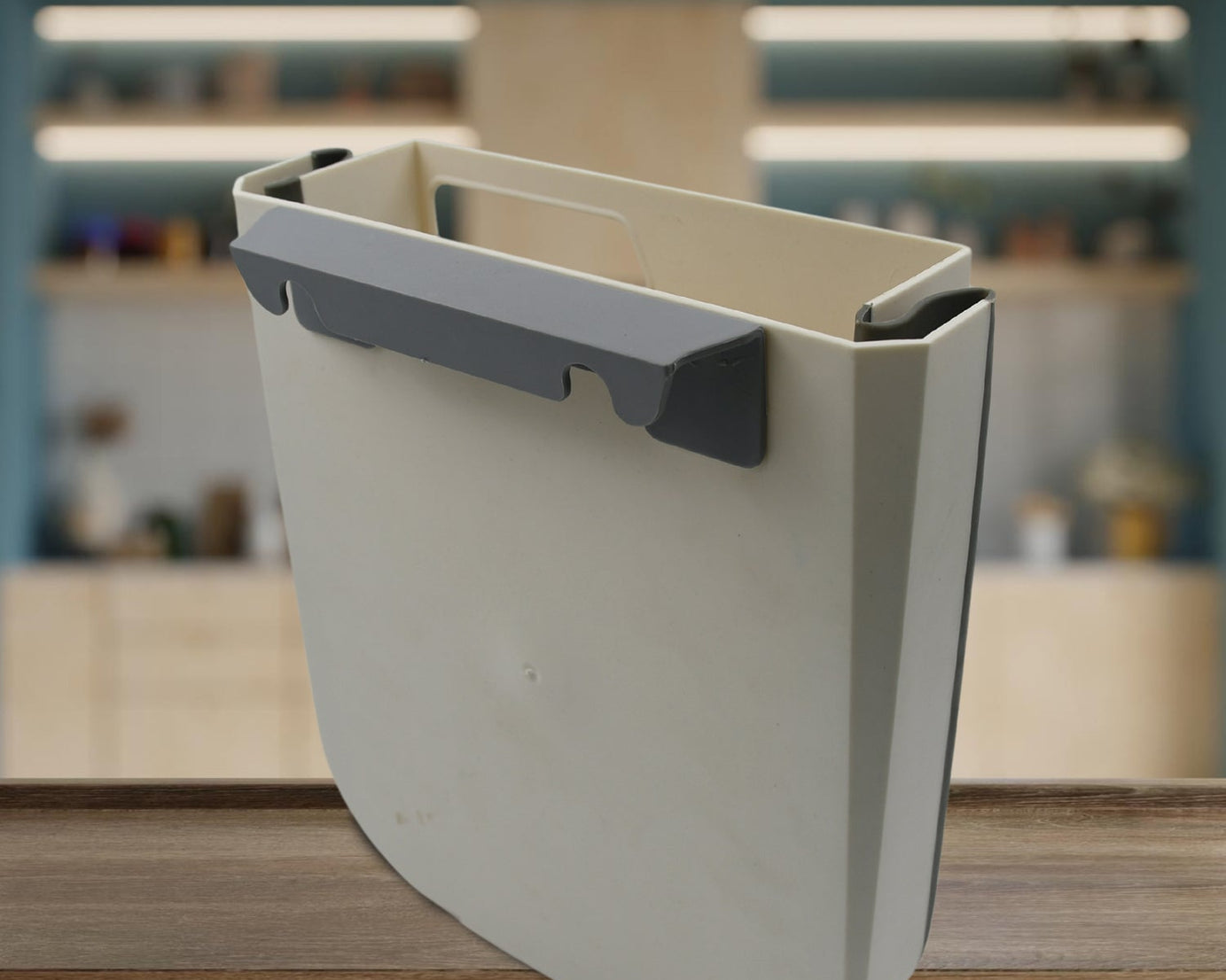 Hanging Trash Can for Kitchen Cabinet Door, Small Collapsible Foldable Waste Bins, Hanging Trash Holder for Bathroom Bedroom Office Car, Portable