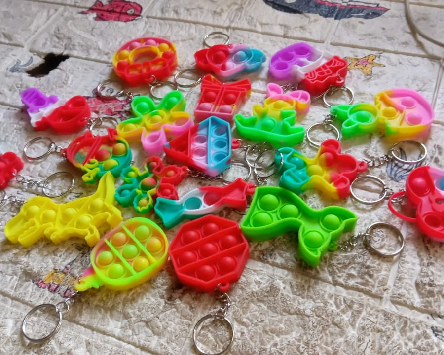 Compact Silicone Pop it Keychain Toy - Birthday Return Gift of Kids - Portable Bubble Popping Fun Stress Relief Fidget Toy (mix design | 1 Pc)