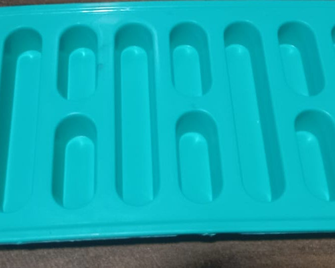1 Pc Fancy Ice Tray, Used Widely In All Kinds Of Household Places While Making Ices And All Purposes
