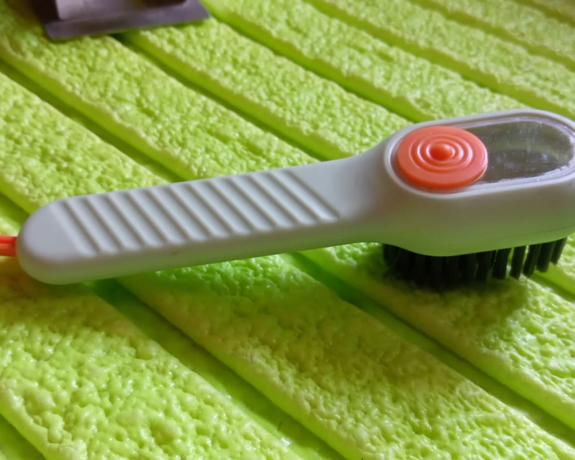 Multifunctional Scrubbing Brush with Liquid / Soap Dispenser, Cleaning Brush with Liquid / Soap Dispenser, Shoe Brush for Cleaning, Cloth Cleaning Brush with Handle Liquid Shoe Brush For Shoe Clothes (1 Pc)