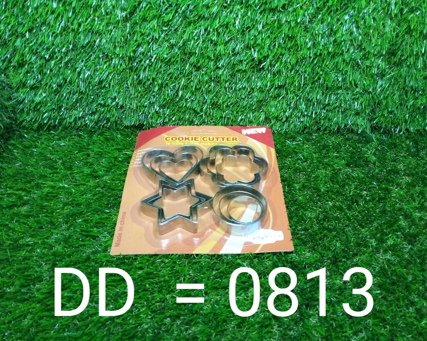 Set of 12 stainless steel cookie cutters in different shapes