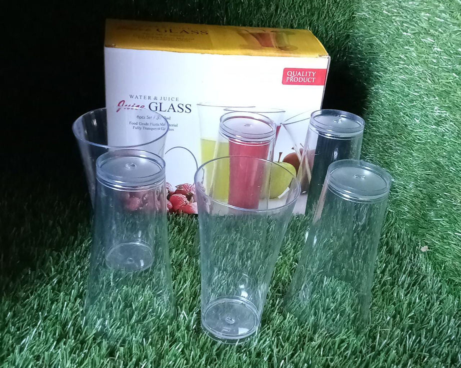 Clear plastic glasses set