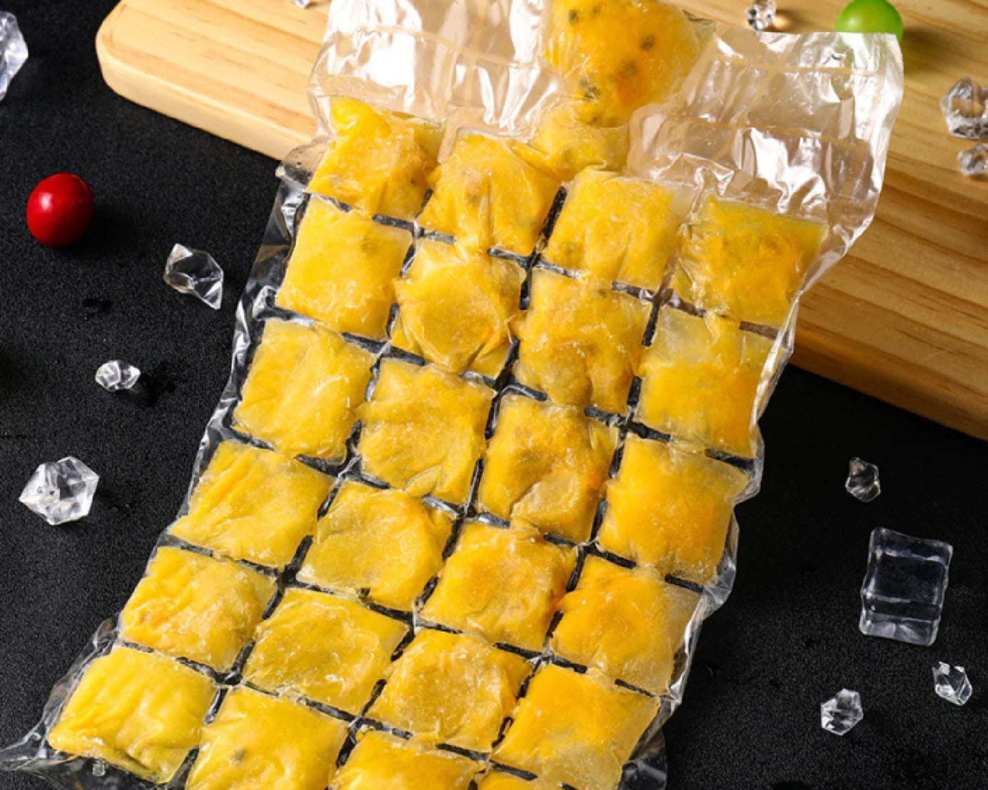 Disposable Ice Cube Bags, Stackable Easy Release Ice Cube Mold Trays Self-Seal Freezing Maker,Cold Ice Pack Cooler Bag for Cocktail Food Wine