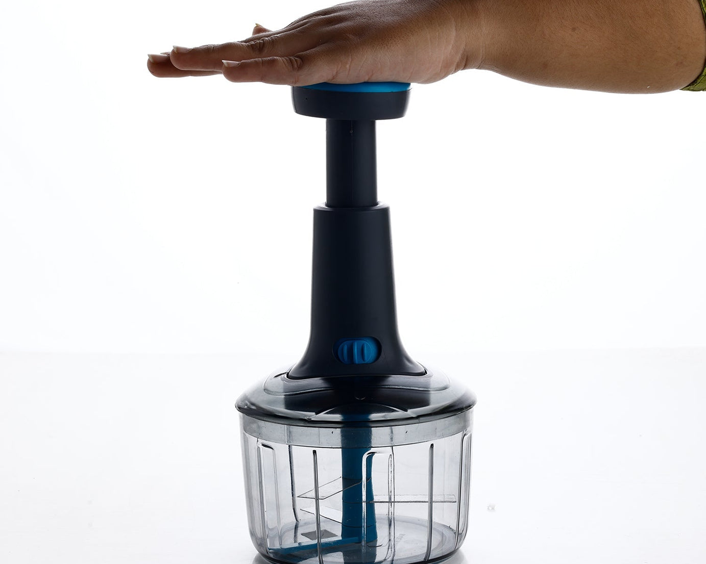 Ganesh Bingo push chopper with lock-unlock feature, 725ML