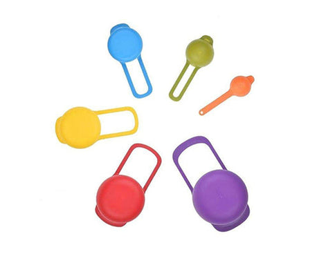 Set of plastic measuring spoons with multiple sizes