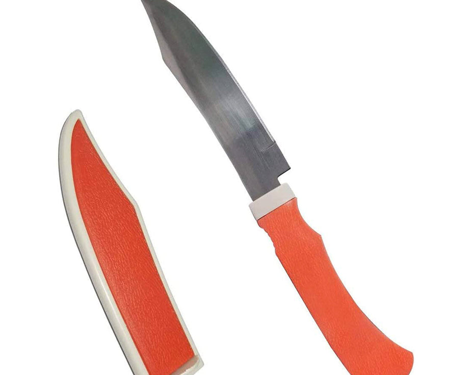 Small kitchen knife with protective cover.