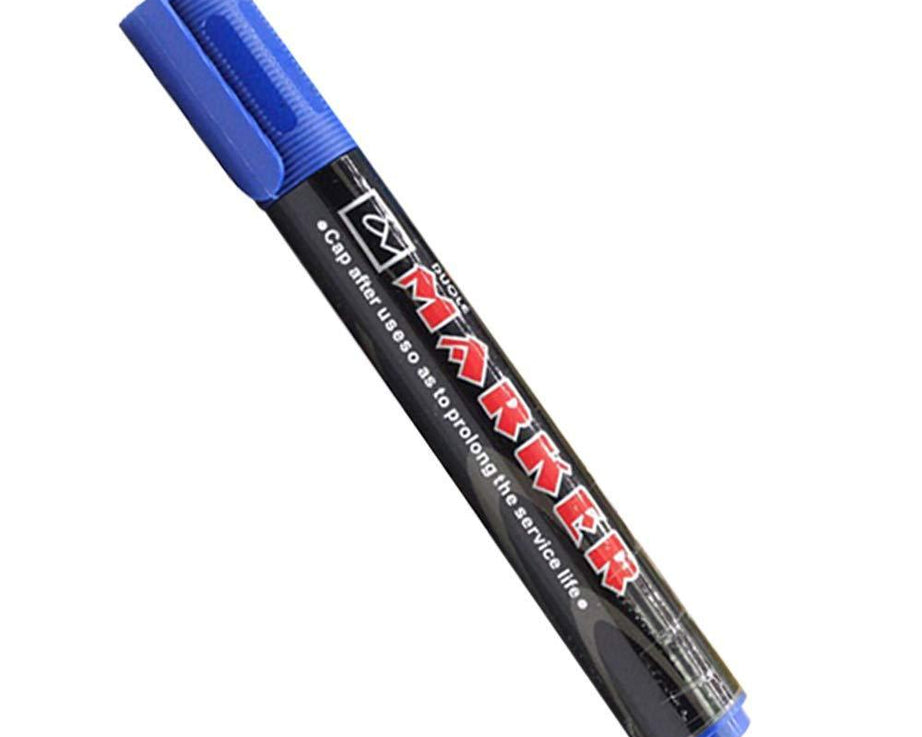 Highlighter marker set for marking and highlighting text.