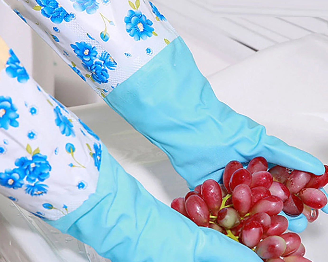2 Pair Large Blue Gloves For Different Types Of Purposes Like Washing Utensils, Gardening And Cleaning Toilet Etc.