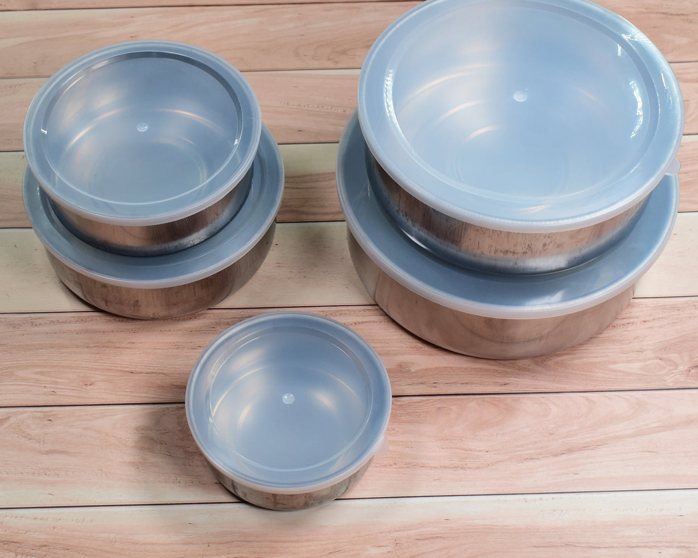 Leak-proof stainless steel lunch box for secure food storage