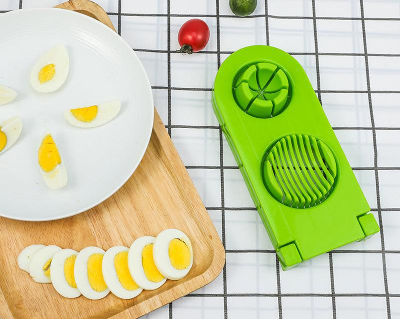 Easy-to-use boiled egg cutter with stainless steel wire