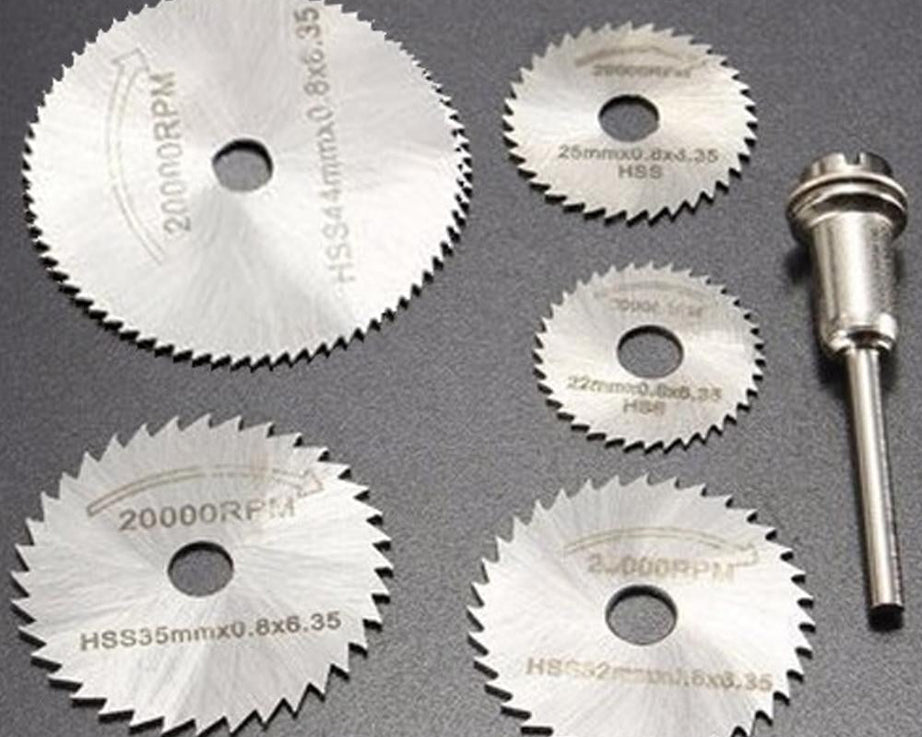 Set of cutting discs with detailed design.