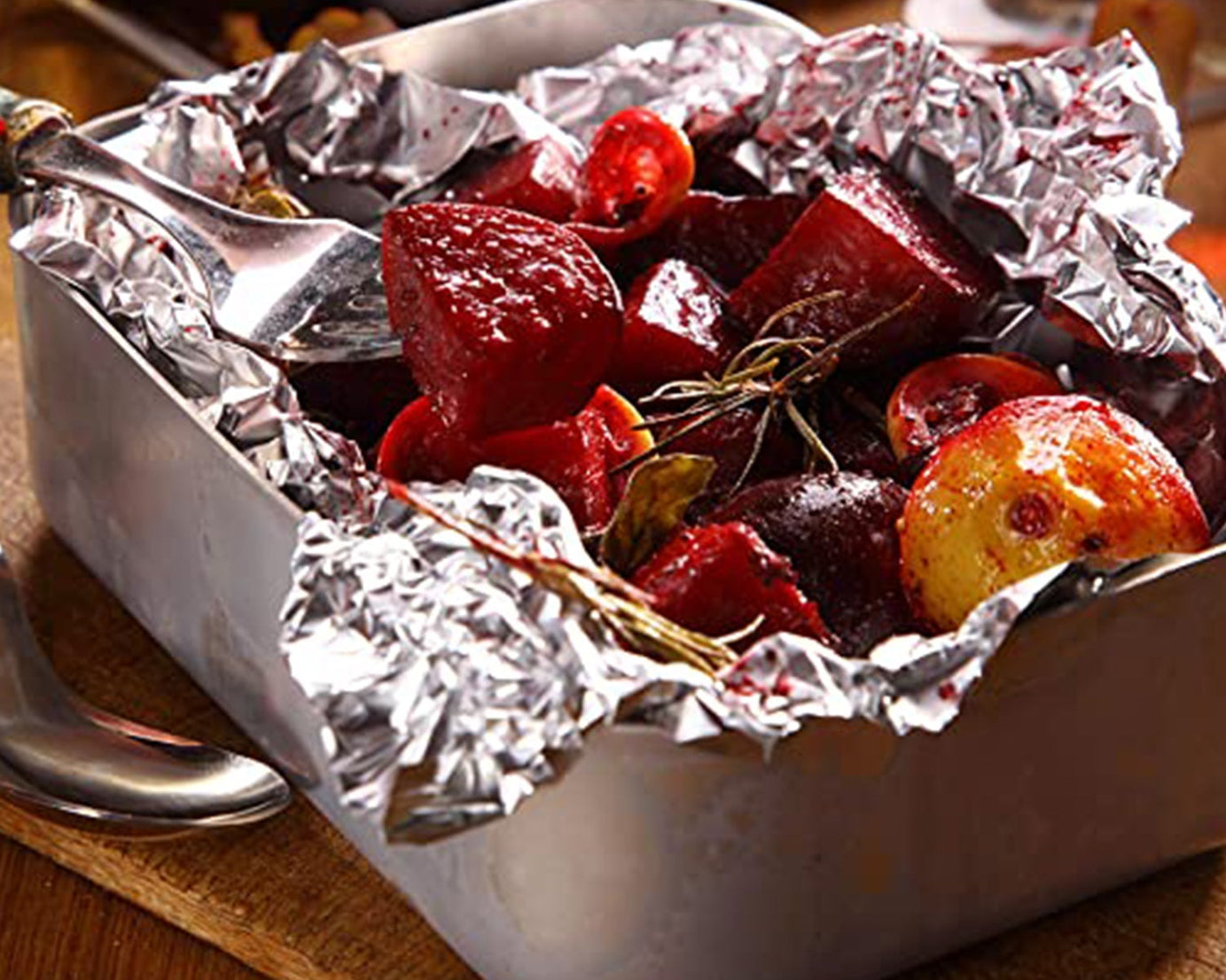 Heavy duty non-stick aluminum foil roll, for kitchen use