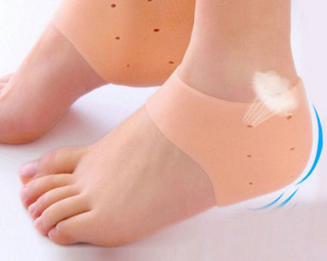Comfortable foot sleeves for cracked heel treatment