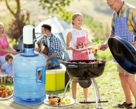 Pump dispenser for water with focus on USB charging and portability