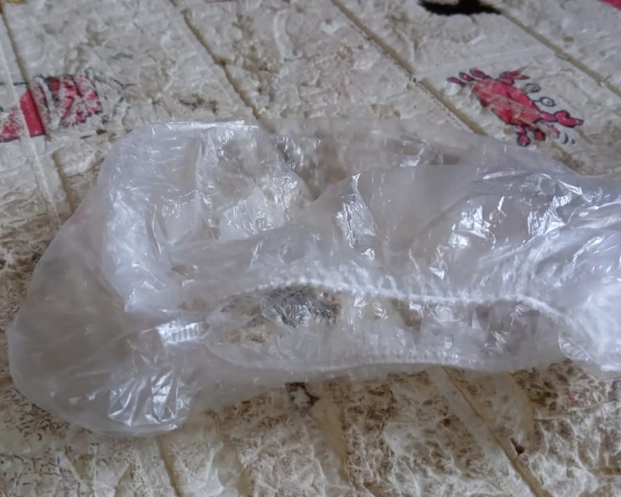 DISPOSABLE SHOWER CAPS FOR WOMEN LARGER THICKER WATERPROOF AND INDIVIDUALLY WRAPPED, PLASTIC ELASTIC HAIR BATH CAPS FOR HOTEL AND SPA, HAIR SALON, HOME USE, PORTABLE TRAVEL (1Pc | 10 Pc)