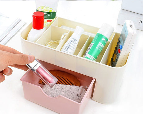 Cutlery box with compartments for organized cutlery storage