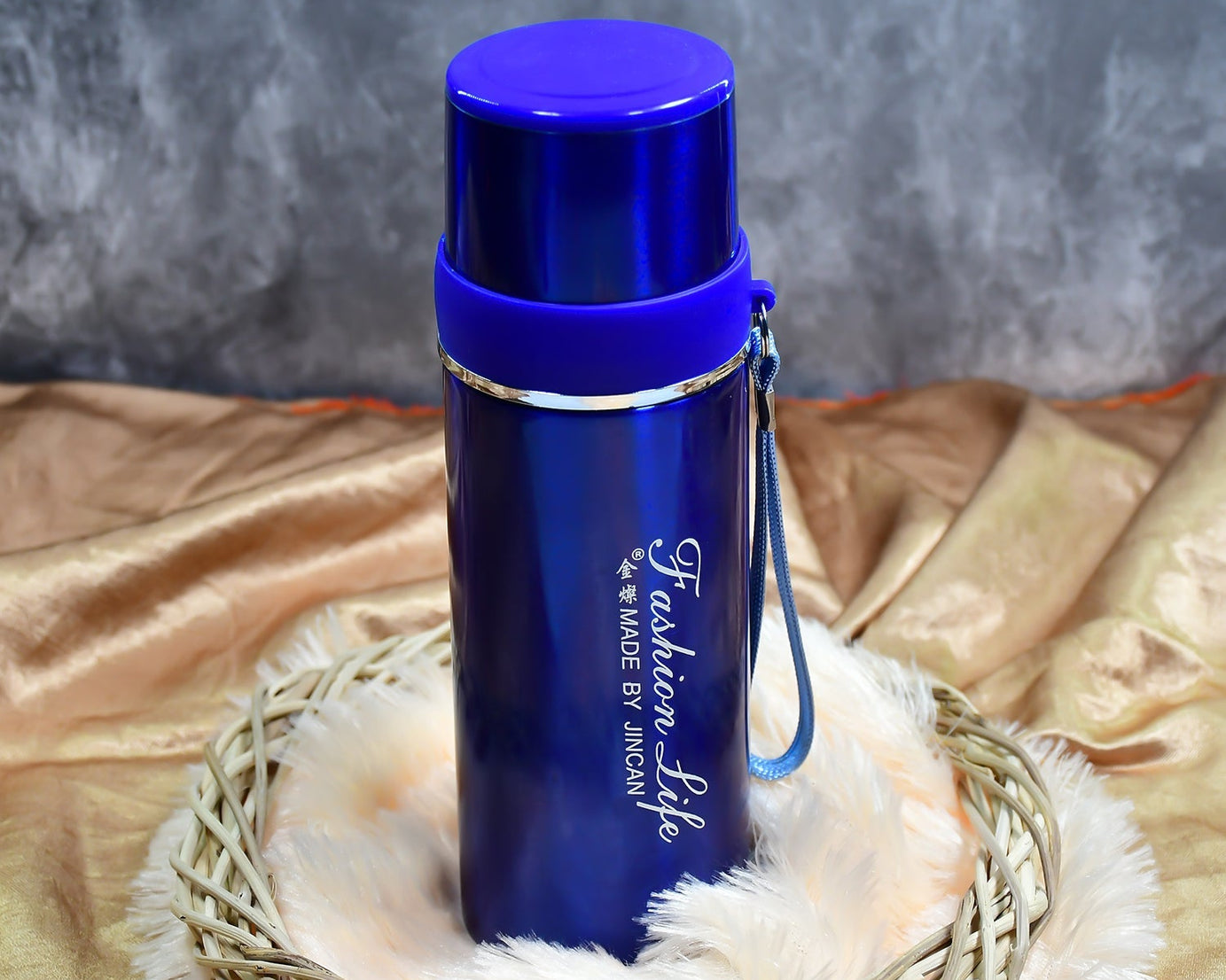 1PC STAINLESS STEEL MIX BOTTLES FOR STORING WATER AND SOME OTHER TYPES OF BEVERAGES ETC.