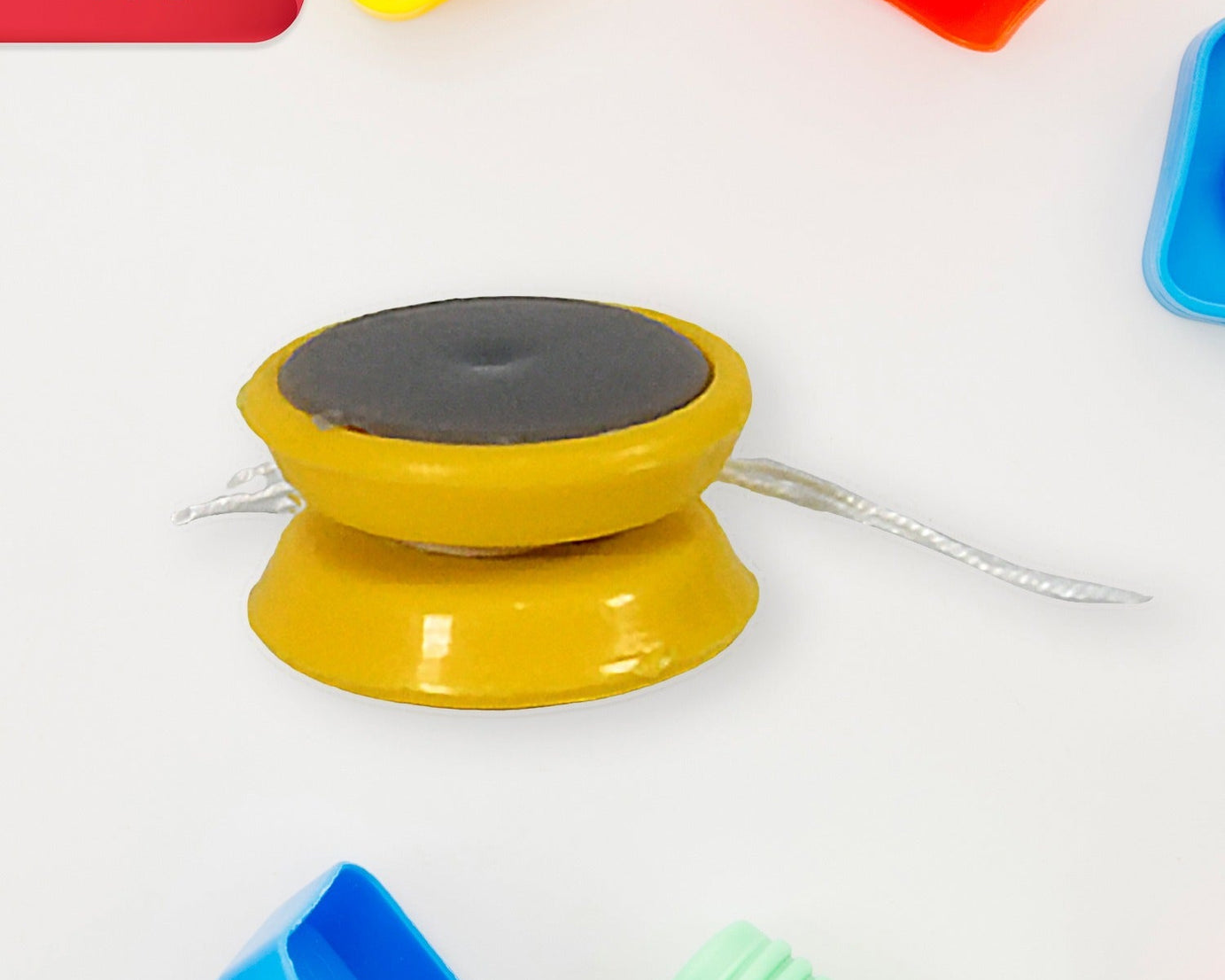 Small yoyo toy with string, rotating yoyo toy, brain exerciser for kids