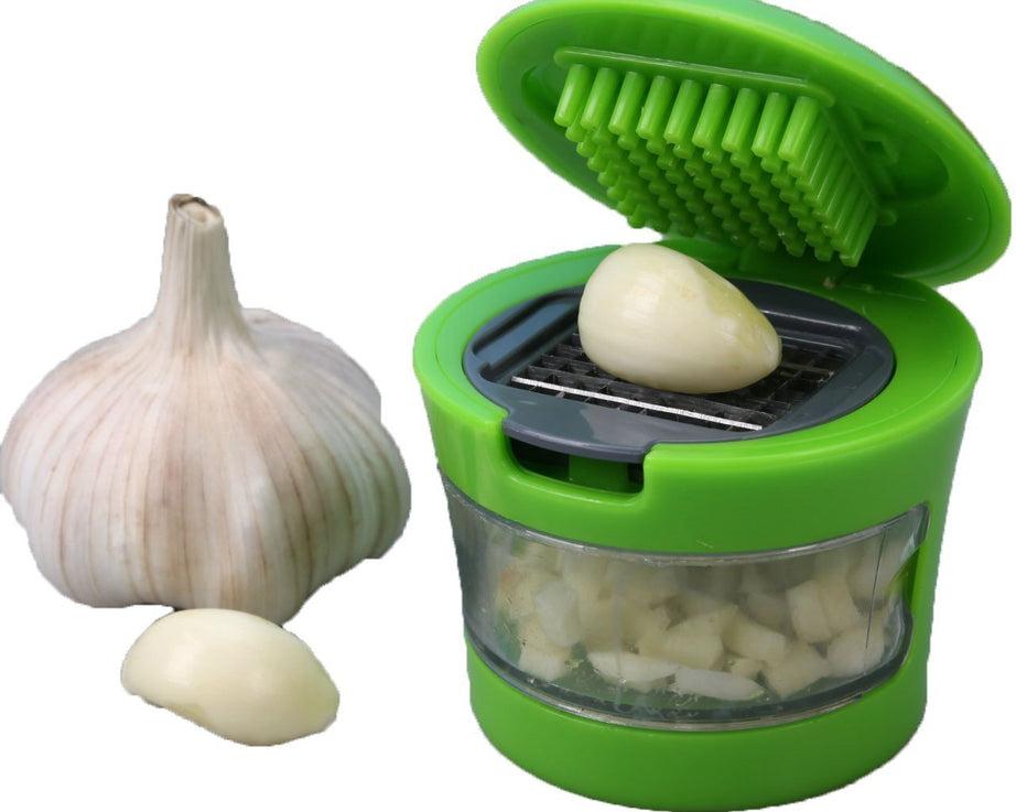 Kitchen garlic and ginger crusher with handle