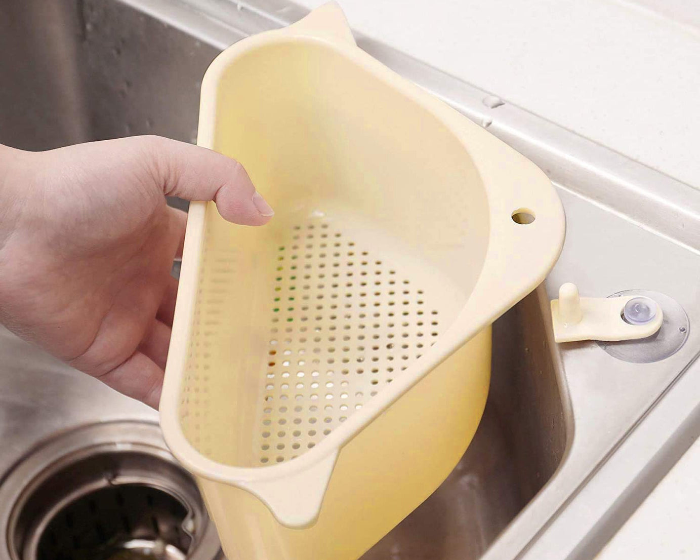 Triangular sink drainer shelf with multiple compartments