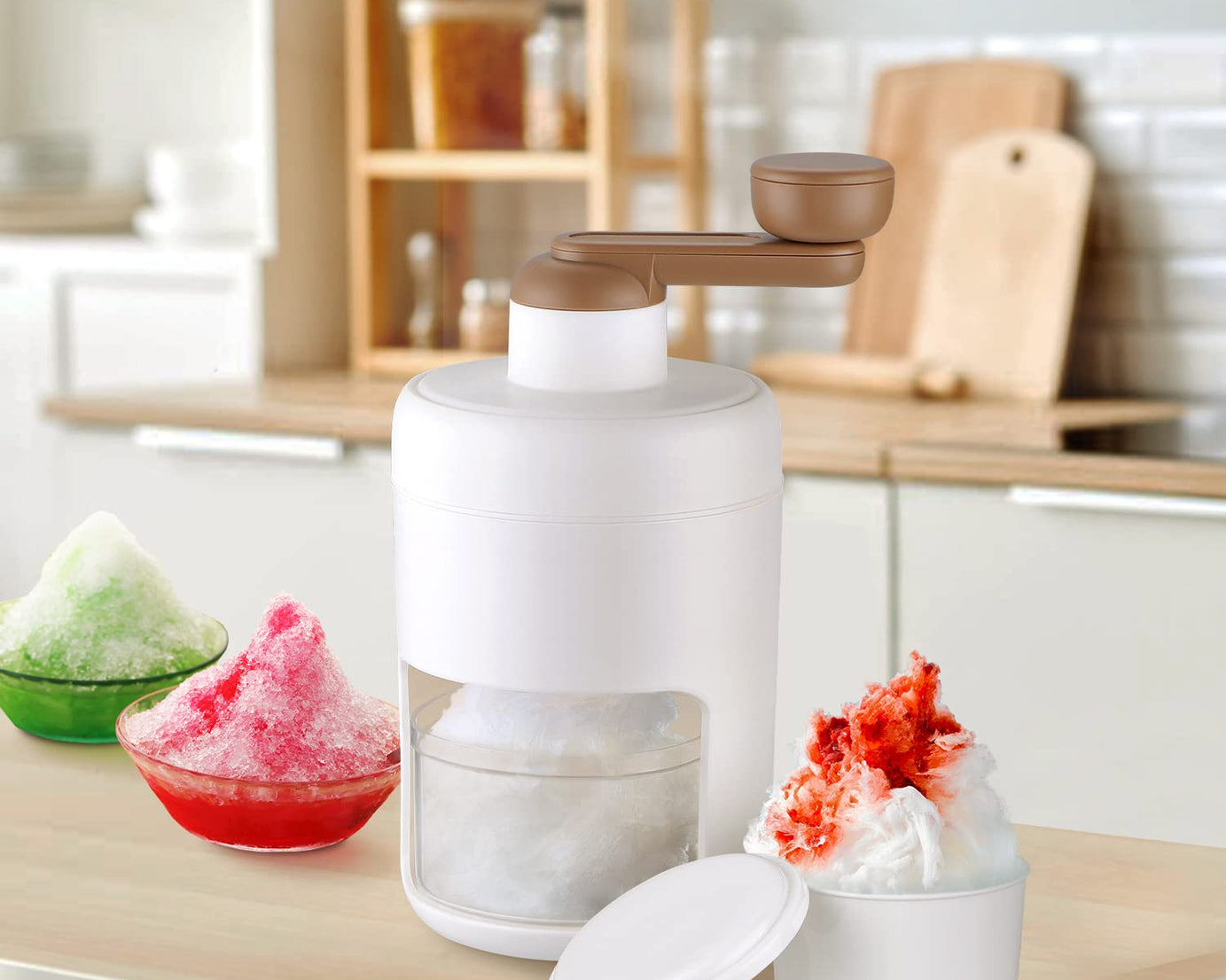 Portable Gola Maker Ice Crusher and Shaved Ice Machine, Hand Shaved Ice Machine Manual Fruit Smoothie Machine Mini Household Ice Shaver Small Ice Crusher