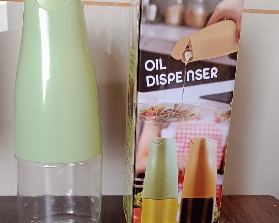 Oil Dispenser, 500ml Cooking Oil Dispensing Cruets, Oil Bottle with Automatic Open Lid, Kitchen Glass Oil Pot, Cooking Oil Bottle for Kitchen Grilling Frying (500 ML)