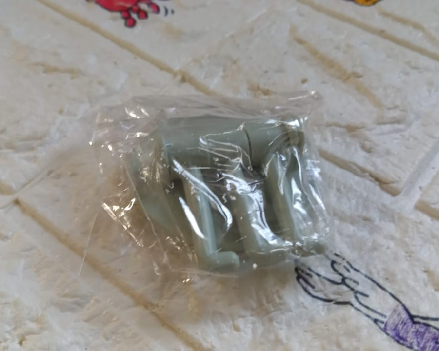 Sticky Hook Household Strong Punch-Free Hook, 180°Foldable Multi-Function Rotatable Hook with 3 Hooks, Suitable for Bathroom, Kitchen, Office (1 Pc)