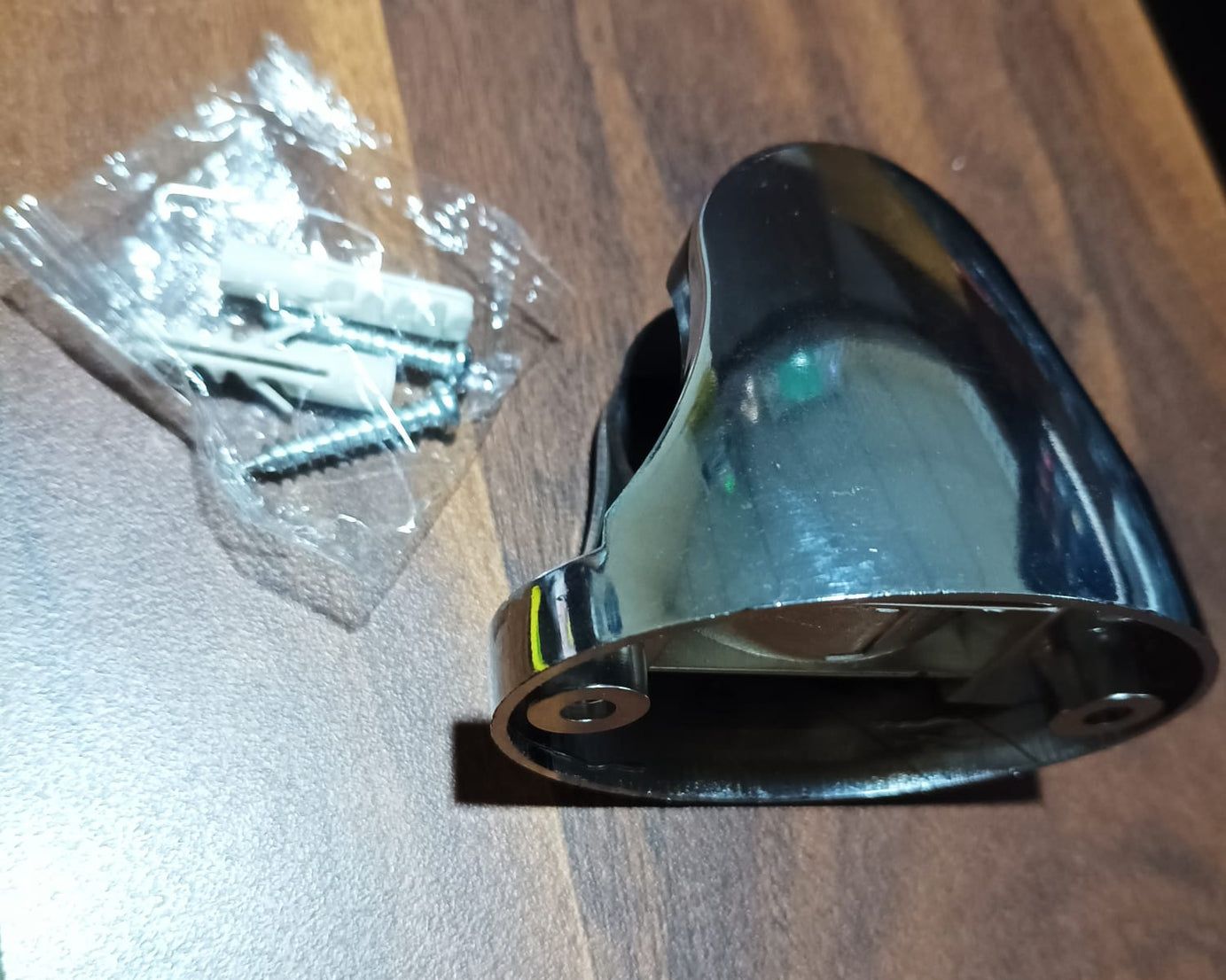 ADJUSTABLE HAND SHOWER HOLDER WITH FIXING SCREWS ADJUSTABLE BRACKET FOR BATHROOM (Loose)