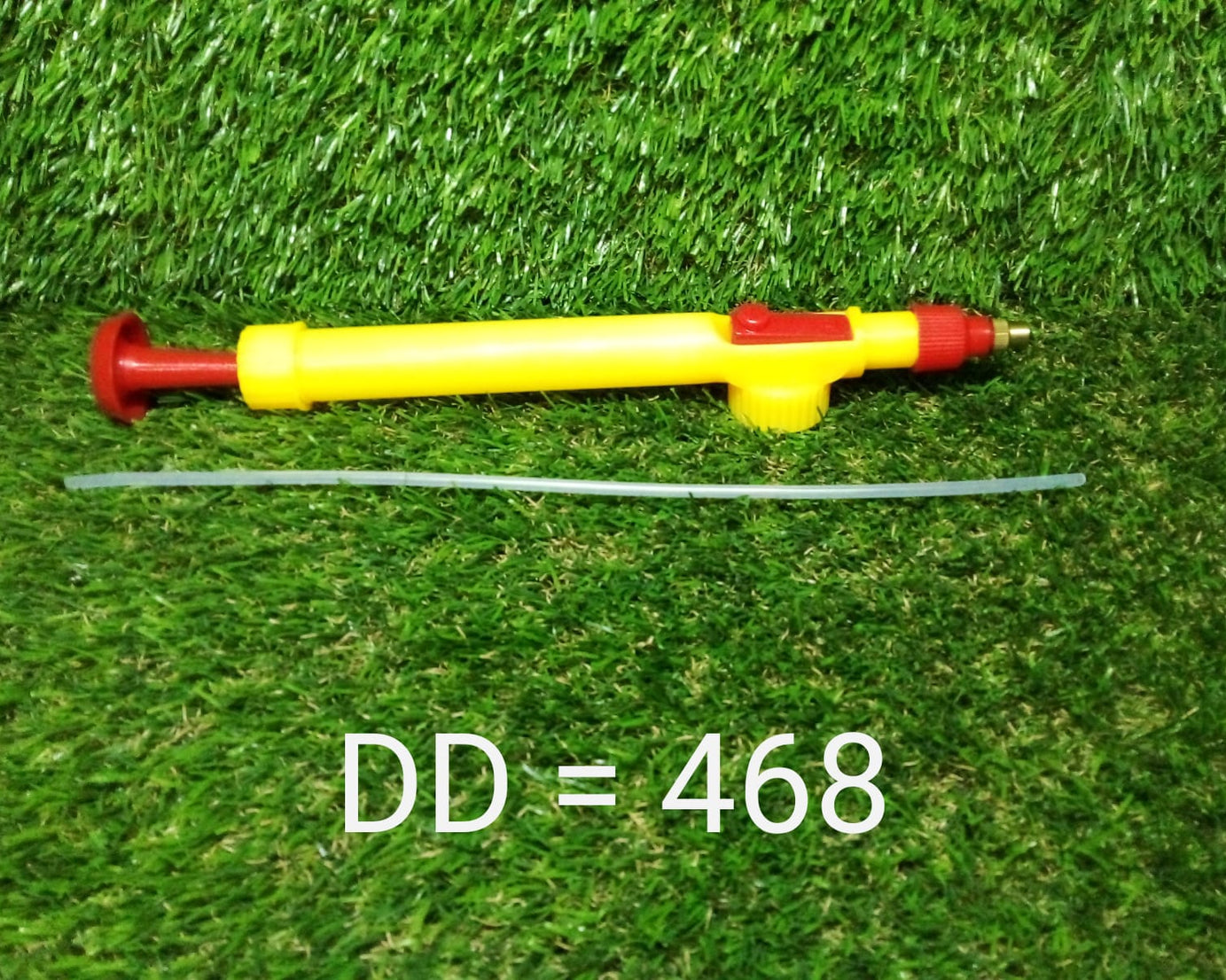 Versatile bottle sprayer with adjustable nozzle.