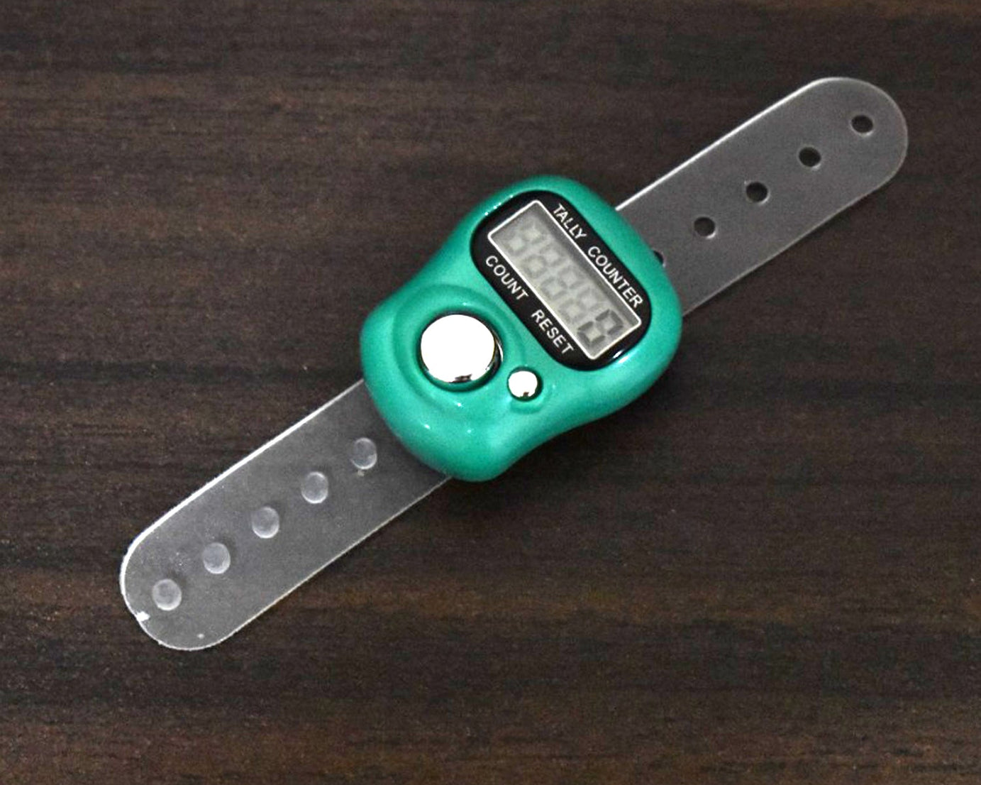 Multi-purpose manual finger counting machine with a durable build.