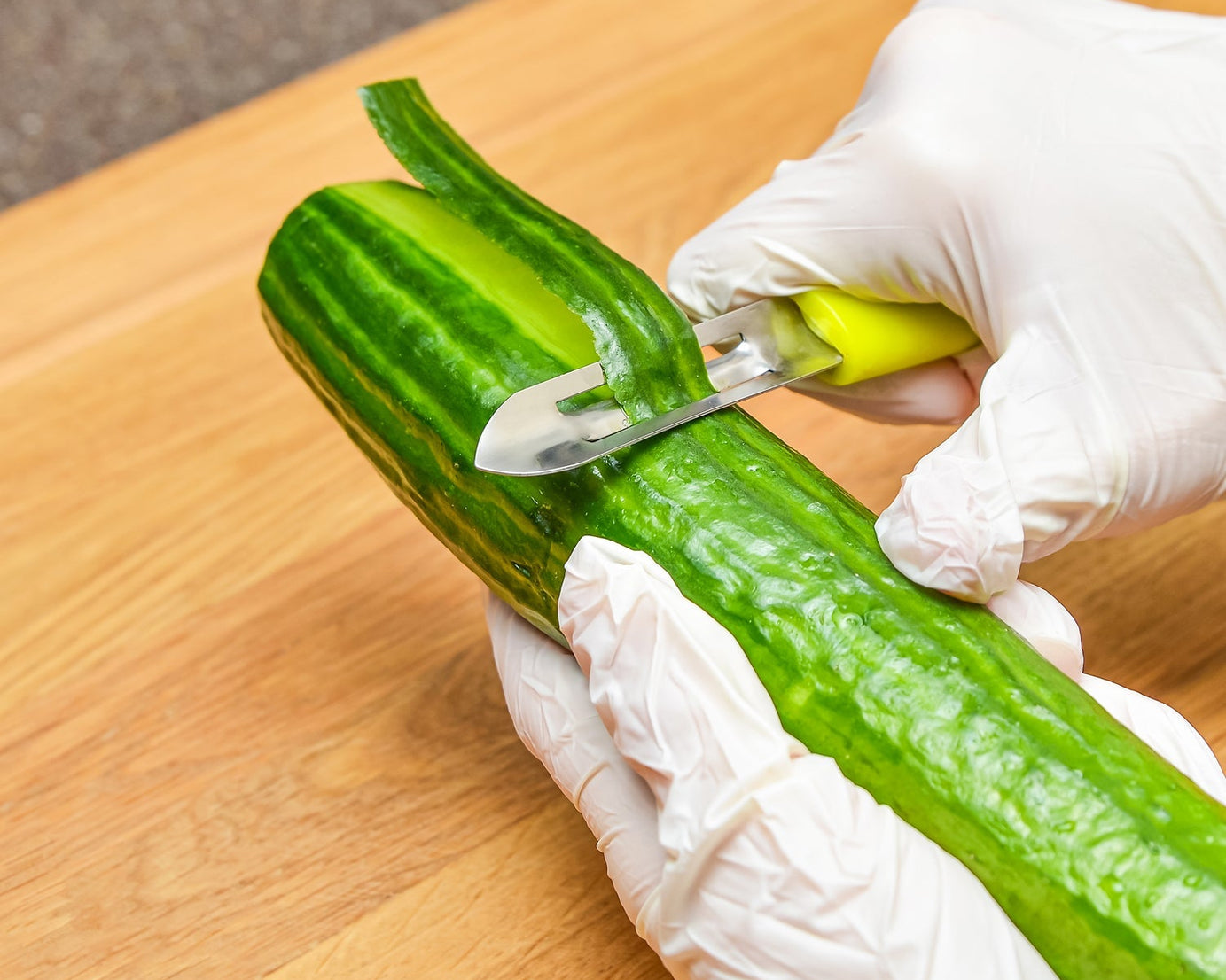3-piece set for kitchen use: Ganesh knife, peeler, and lighter