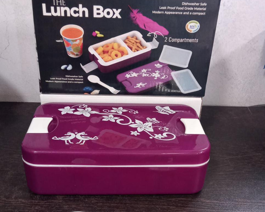 Compact lunch box with lid