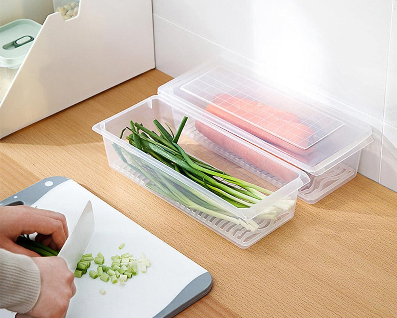 Food storage box with lid