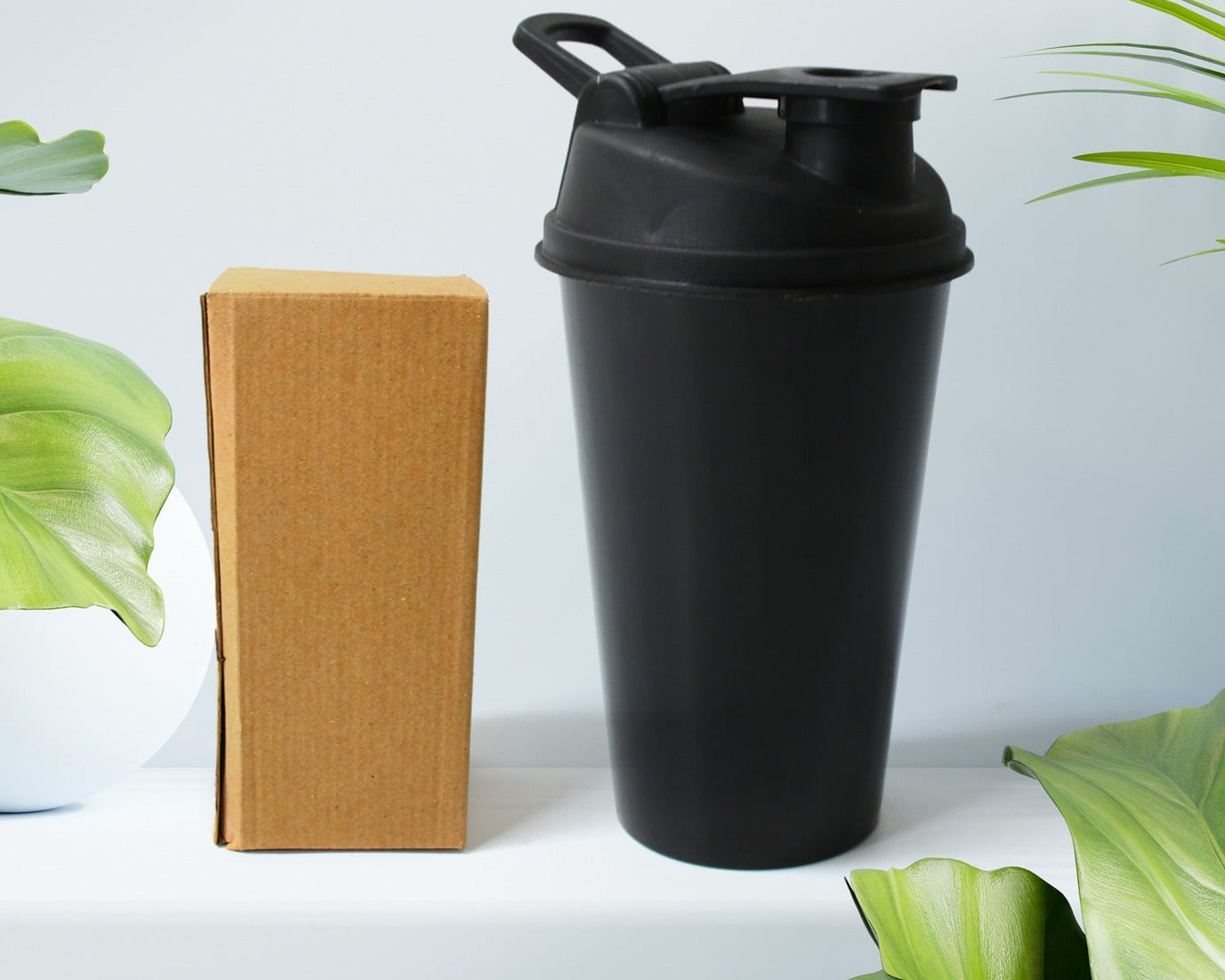 Shaker Bottle Perfect for Protein Shakes and Pre Workout Gym |Water Bottle |BPA Free| Leak-Proof Flip Lid/Insulated Bottle for Hot & Cold Drinks 1 pc