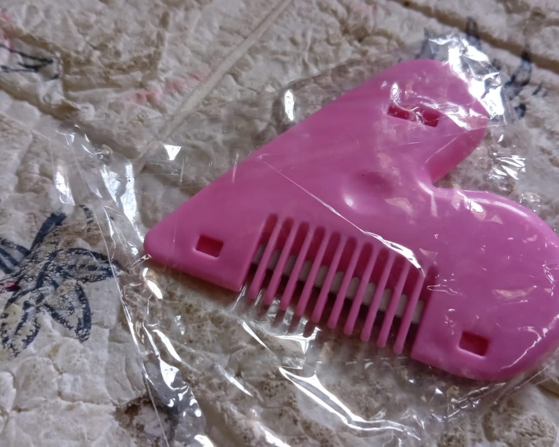 0361 Heart Shape Plastic Hair Cutting Scissors for Baby Girls Lightweight Portable Hair Thinning Double‑Edge Stainless Steel Convenient for Hair Cutting for Hair Thinning (1 Pc )