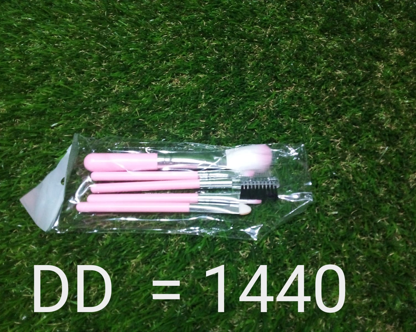 Brush set for makeup application