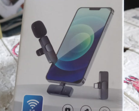 Intelligent Noise Cancelling Live Streaming Clip on Microphone for Type-C & for iPhone with Charging Mini Wireless Lapel Collar Microphone