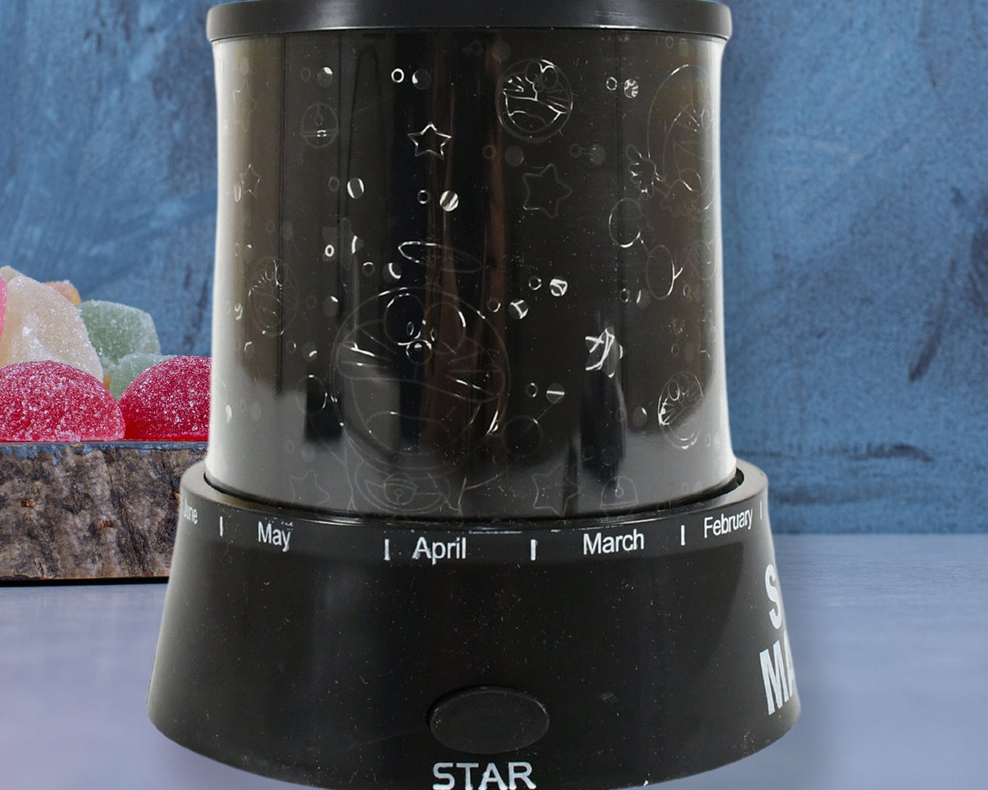 LED Projector Night Light Amazing Lamp, 3 Battery operated lamps, Rotation With the music Function, Master for Kids Bedroom Home Decoration Night Romantic Gift (Battery Not Included / 1 pc)