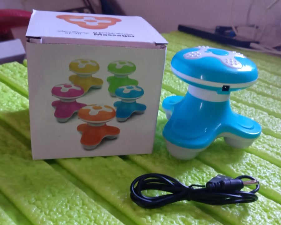 Multifunctional Mini Massager, Triangle Electric USB Massager, Automatic Switch, Relieve Fatigue, As a Gift (1 Pc / Battery Not Included)
