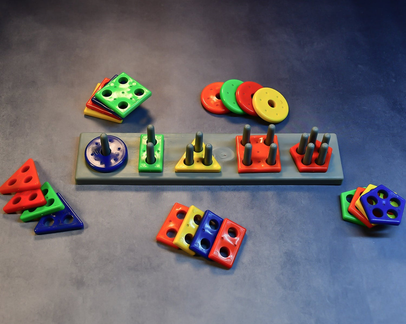 Matching geometric column blocks set for preschool educational activities