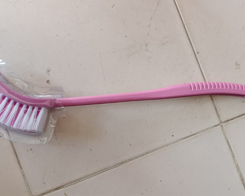 Bristle brush