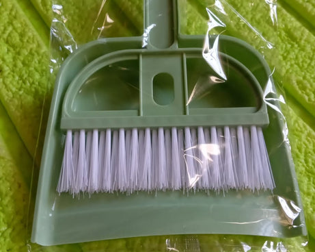 Dustpan and brush set, ideal for small clean-ups
