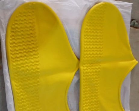 Non-Slip Silicone Rain Reusable Anti skid Waterproof Fordable Boot Shoe Cover (Extra Large Size (XL)/ 1 Pair / Yellow)