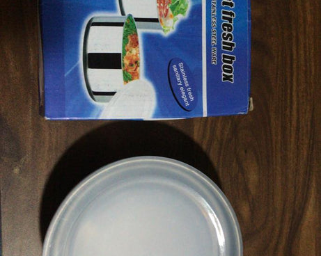 Stainless steel food storage box with airtight and leak-proof design