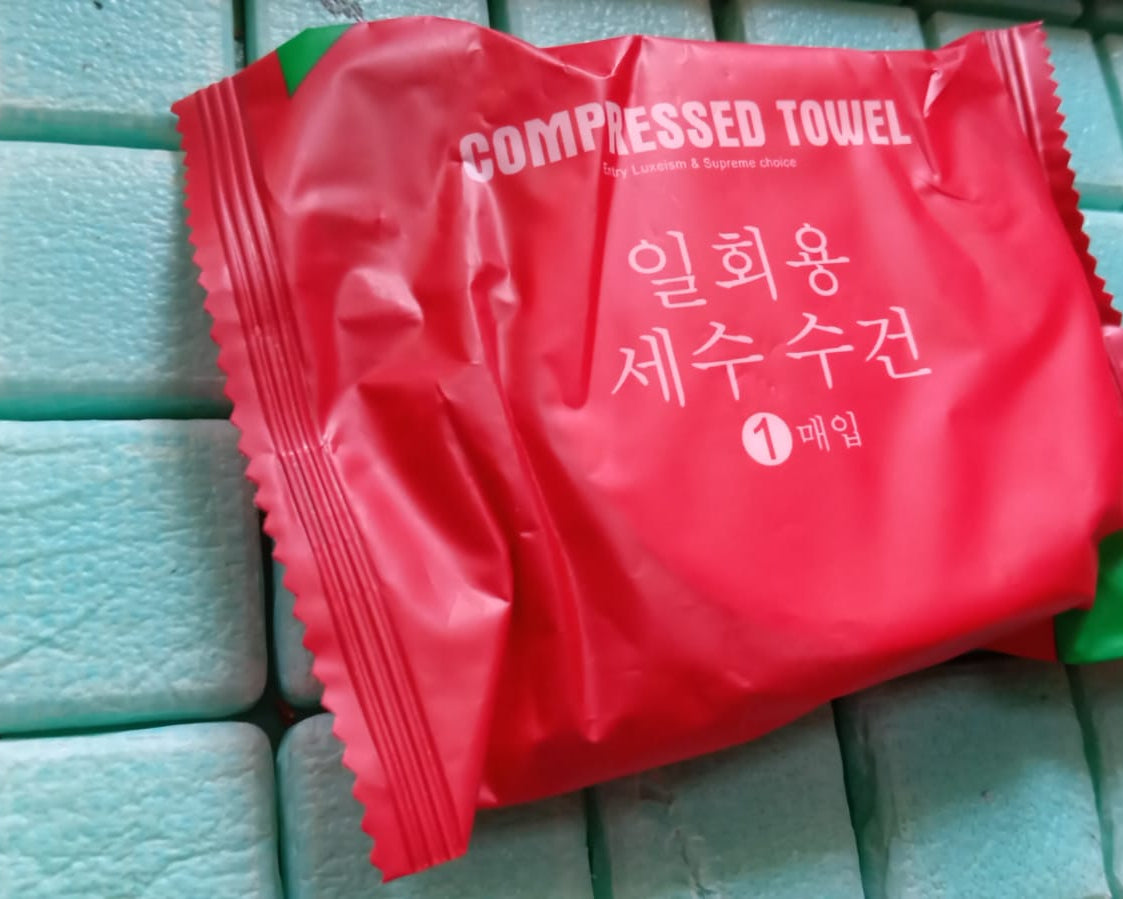 Compressed Towels Portable Disposable Compressed Cotton Coin Tissue Towel for Travel, Camping, Hiking, Sport, Beauty Salon, Home Hand Wipes (28x40 Inch)