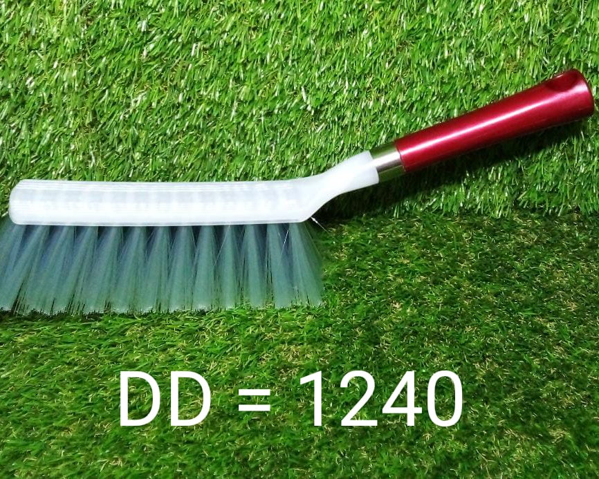 Compact and practical cleaning brush for everyday use